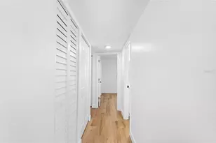 555 62nd St S, Saint Petersburg, FL 33707 - Photo 5