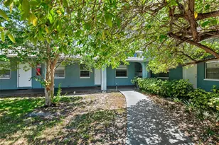 555 62nd St S, Saint Petersburg, FL 33707 - Photo 1