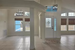 3190 Lori Ct, Deltona, FL 32738 - Photo 5