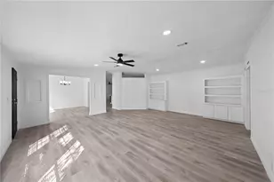 27846 W Pelican Isle Dr, Leesburg, FL 34748 - Photo 35