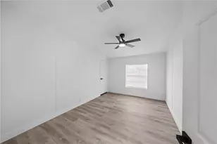 27846 W Pelican Isle Dr, Leesburg, FL 34748 - Photo 31