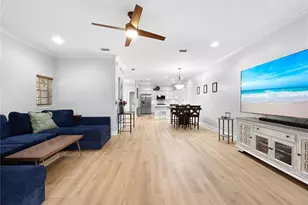 254 Valencia Cir, Saint Petersburg, FL 33716 - Photo 11