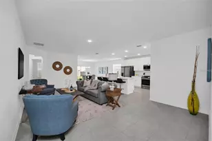 1154 Oak Bluff Dr, Davenport, FL 33837 - Photo 3