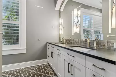 926 E Shadowlawn Avenue, Tampa, FL 33603 - Photo 29