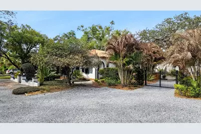 926 E Shadowlawn Avenue, Tampa, FL 33603 - Photo 49