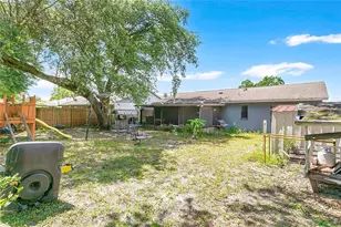3610 Falling Leaf Ln, Orlando, FL 32810 - Photo 23