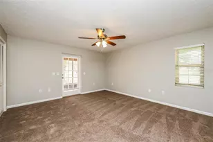 35148 Dolphin Lake Dr, Zephyrhills, FL 33541 - Photo 13