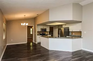 35148 Dolphin Lake Dr, Zephyrhills, FL 33541 - Photo 5