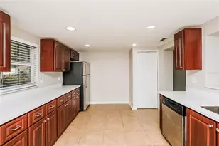 3914 Pensdale Dr, New Port Richey, FL 34652 - Photo 5