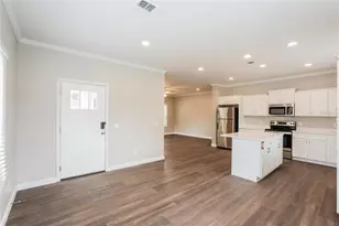 1311 28th St S, Saint Petersburg, FL 33712 - Photo 3