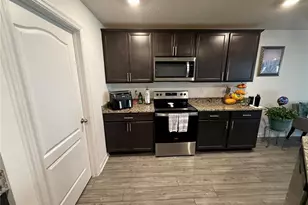 1643 Wynford Cir, Tavares, FL 32778 - Photo 9