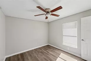 919 18th St S, Saint Petersburg, FL 33712 - Photo 9