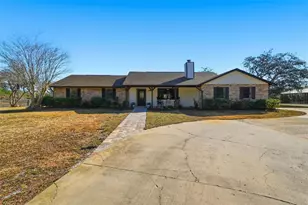 370 Sand Pine Pl, Geneva, FL 32732 - Photo 1