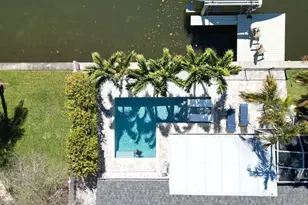 1472 47th Ave NE, Saint Petersburg, FL 33703 - Photo 7