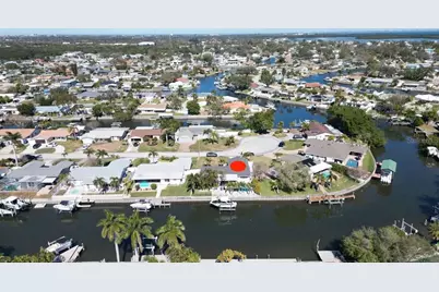 1472 47th Avenue NE, Saint Petersburg, FL 33703 - Photo 9