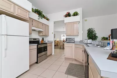 2671 Chatham Circle, Kissimmee, FL 34746 - Photo 11