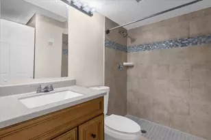 4848 Marks Terrace, Orlando, FL 32811 - Photo 11