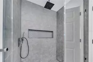 6593 Queens Borough Ave, Orlando, FL 32835 - Photo 23