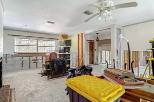 3700 Dana Shores Dr, Tampa, FL 33634 - Photo 17