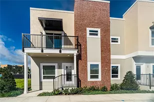 284 N Oak St, Sanford, FL 32771 - Photo 1