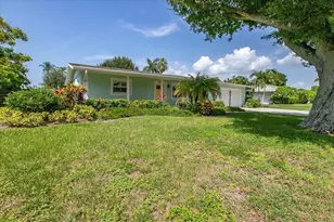 5724 10th Ave Dr W, Bradenton, FL 34209 - Photo 3