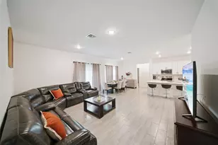 1523 Zinnia Dr, Deltona, FL 32725 - Photo 3