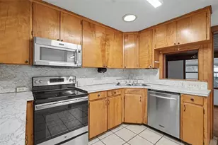 803 Carol Ct, Tavares, FL 32778 - Photo 15