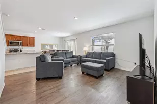 1422 Fox Squirrel Dr, Davenport, FL 33897 - Photo 3