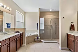 4743 Legacy Oaks Dr, Orlando, FL 32839 - Photo 17