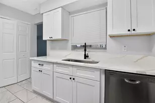 636 S Wellington Dr, Deltona, FL 32725 - Photo 5