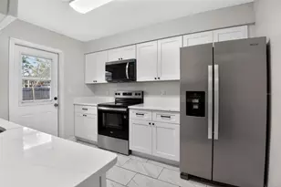 636 S Wellington Dr, Deltona, FL 32725 - Photo 7