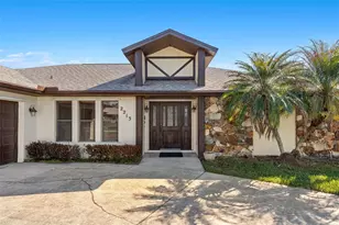 2213 Woodlawn Cir, Melbourne, FL 32934 - Photo 5