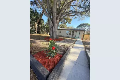 6948 Dartmouth Avenue N, Saint Petersburg, FL 33710 - Photo 1