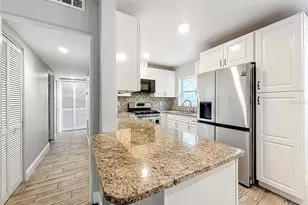 1 S Solandra Dr, Orlando, FL 32807 - Photo 13