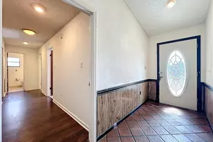 1029 Michelle Ct, Tavares, FL 32778 - Photo 7