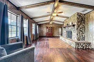 1029 Michelle Ct, Tavares, FL 32778 - Photo 5