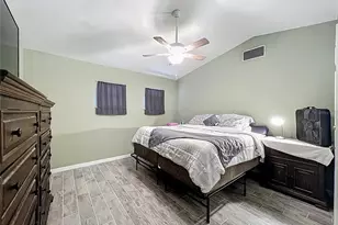 1029 Michelle Ct, Tavares, FL 32778 - Photo 15