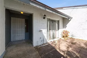 126 Dahlia Village Cir, Orlando, FL 32807 - Photo 3