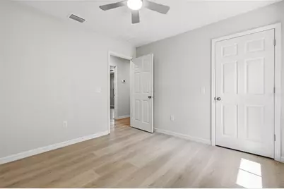2447 SE 10th Avenue, Gainesville, FL 32641 - Photo 11