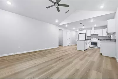 2447 SE 10th Avenue, Gainesville, FL 32641 - Photo 3