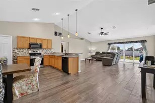 2212 Lake Pointe Cir, Leesburg, FL 34748 - Photo 17