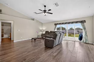 2212 Lake Pointe Cir, Leesburg, FL 34748 - Photo 17