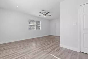 6804 N 47th St, Tampa, FL 33610 - Photo 15