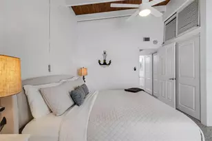 1129 Seaside Dr, Sarasota, FL 34242 - Photo 19