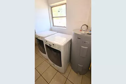 1561 NW 77th Way, Pembroke Pines, FL 33024 - Photo 27