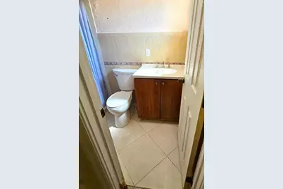 1561 NW 77th Way, Pembroke Pines, FL 33024 - Photo 17