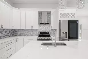 628 Valencia Pl Cir, Orlando, FL 32825 - Photo 7