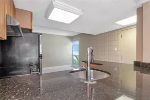 2424 W Tampa Bay Blvd, Tampa, FL 33607 - Photo 17