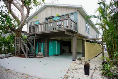 2504 Avenue B, Bradenton Beach, FL 34217 - Photo 1