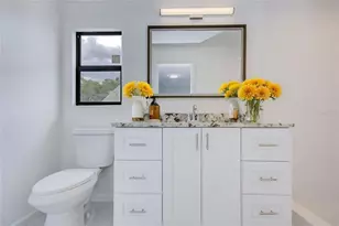 3540 65th Ave Cir E, Sarasota, FL 34243 - Photo 17